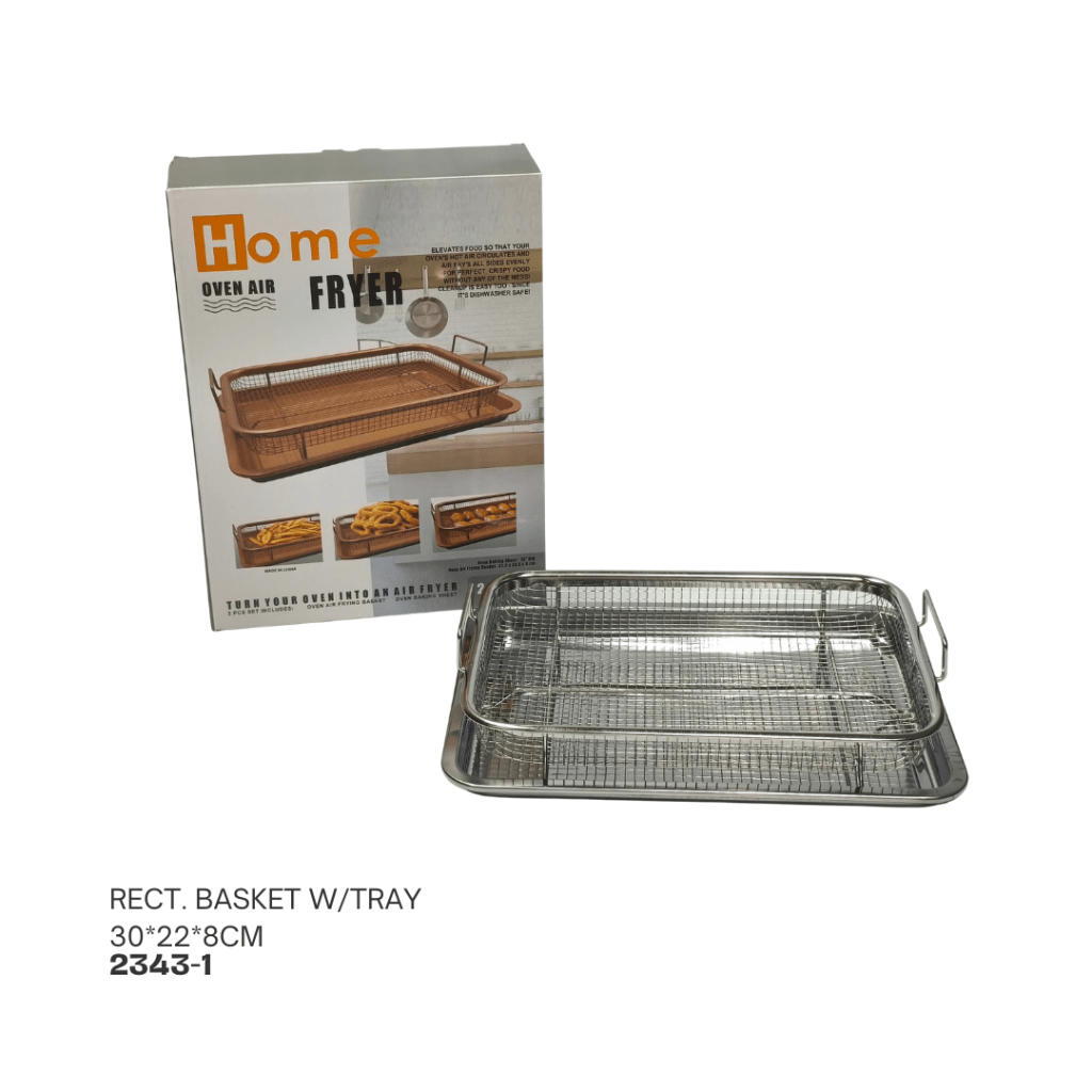 An oven air fryer basket with a rectangular tray, measuring 30x22x8 cm, displayed next to its packaging featuring images of cooked food.