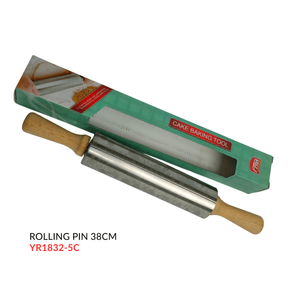 A 38cm rolling pin with wooden handles, packaged in a green box labeled as a cake baking tool.